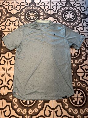 PRIMO Men's Short-Sleeve Polo in Light Blue with Subtle Print